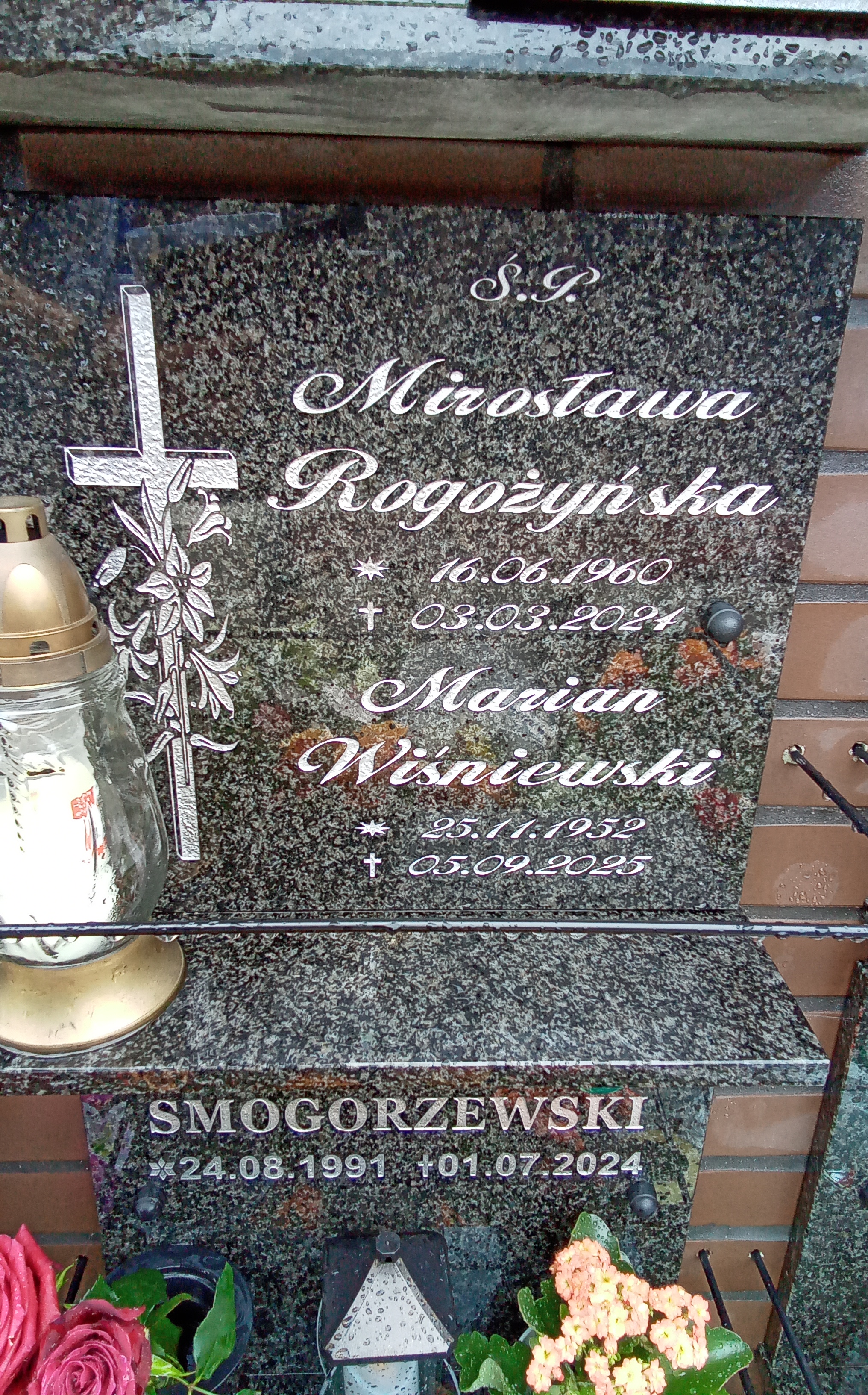 Grób MIROSŁAWA ROGOŻYŃSKA