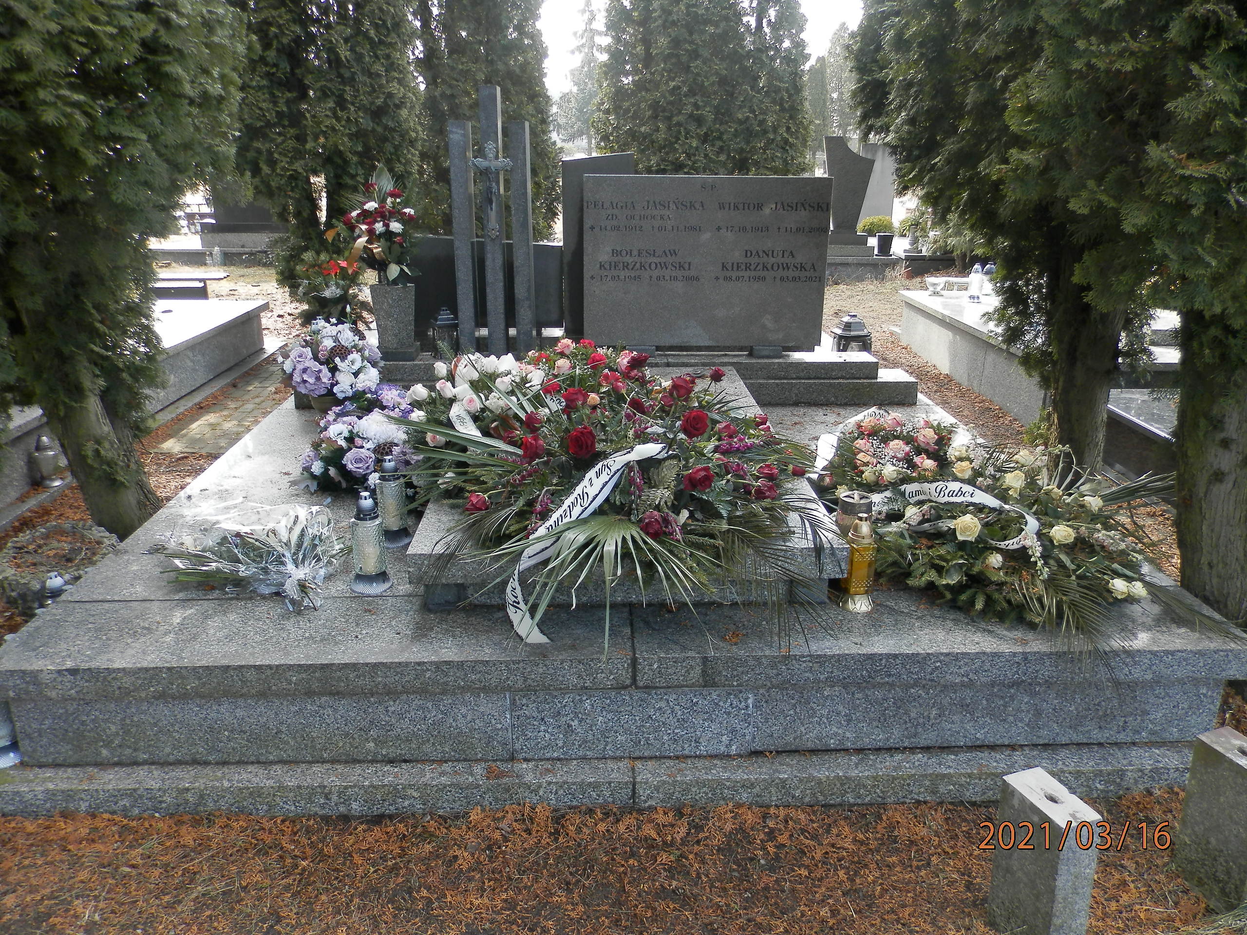 Grób DANUTA KIERZKOWSKA
