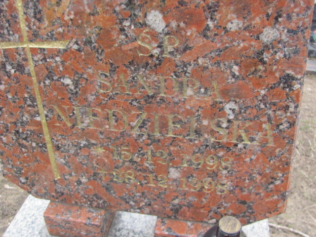 Sandra NIEDZIELSKA 1998 Toruń - Grobonet - Wyszukiwarka osób pochowanych