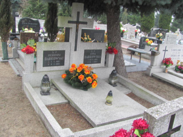 Grób ANNA DĄBROWSKA