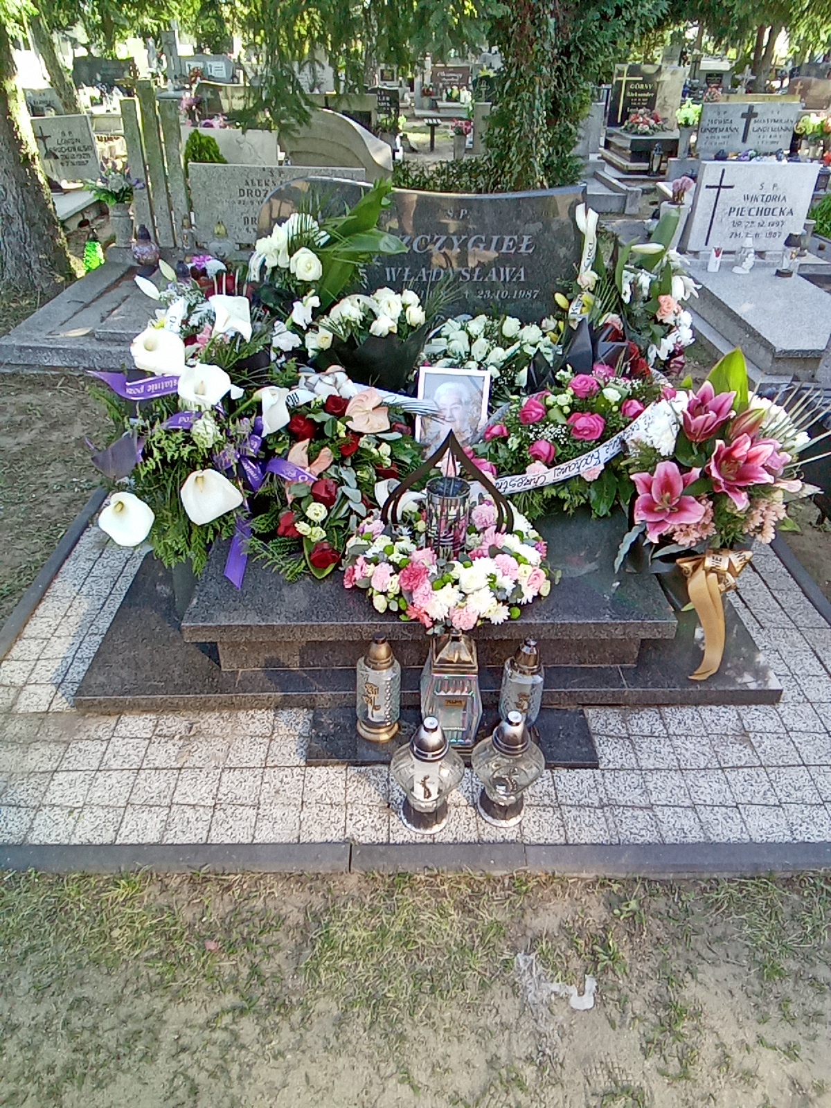 Grób BARBARA LEWANDOWSKA