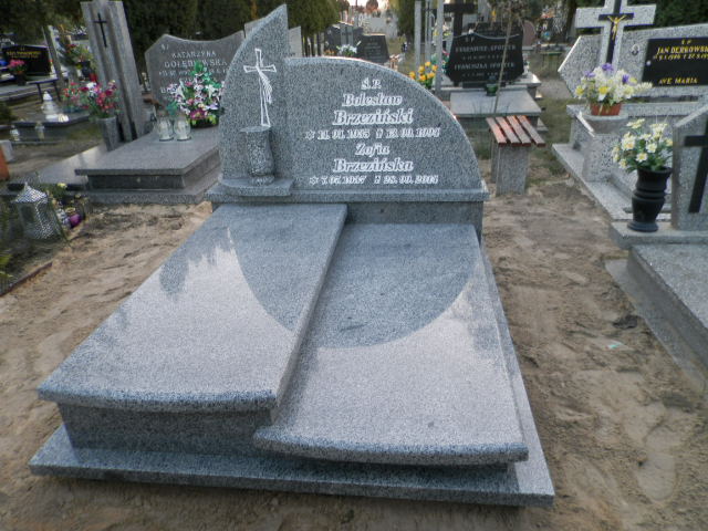 Grób ZOFIA BRZEZIŃSKA