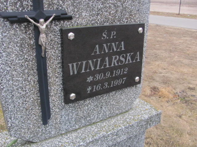 Anna WINIARSKA 1912 Toruń - Grobonet - Wyszukiwarka osób pochowanych