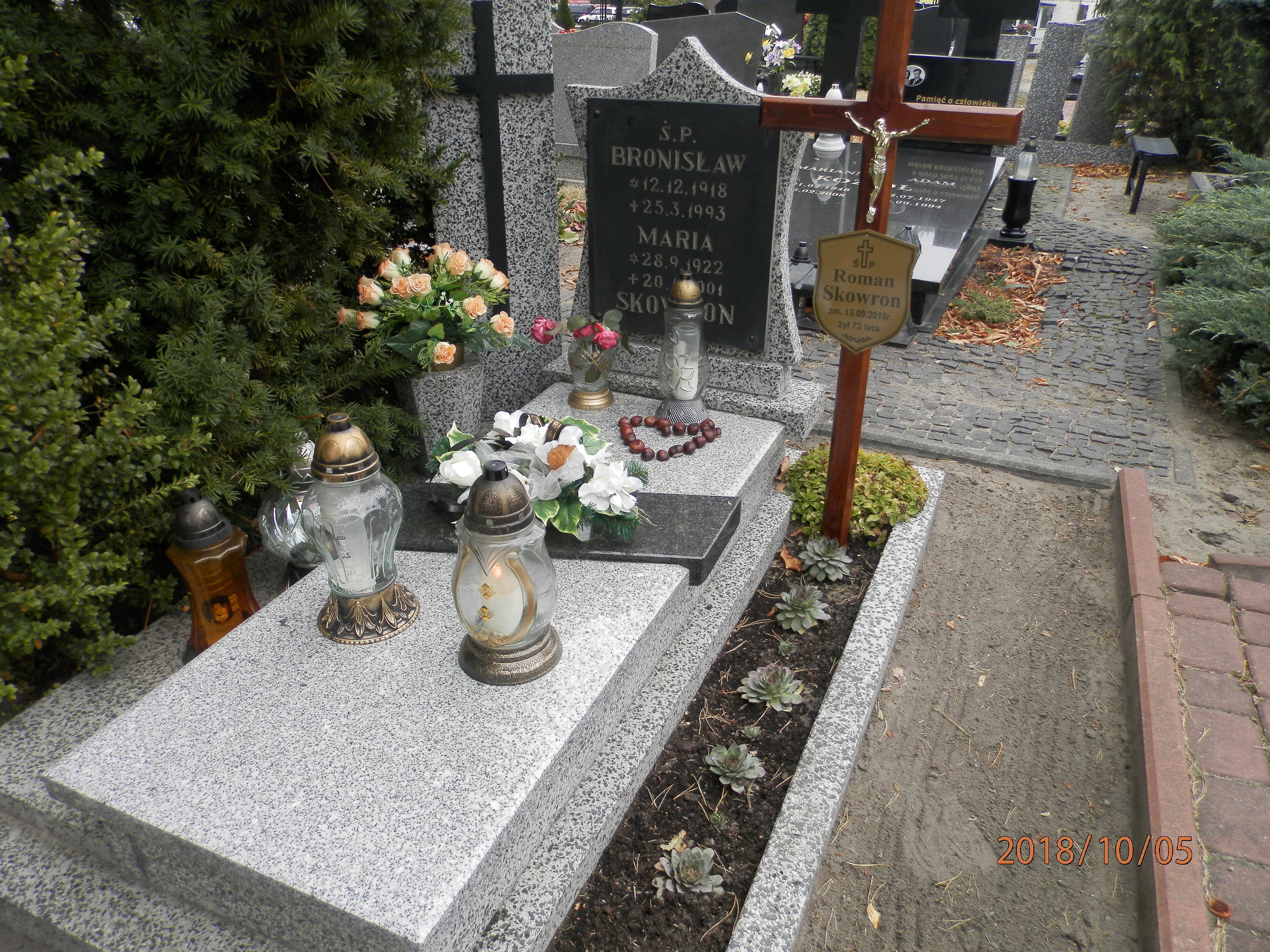Grób MARIA SKOWRON